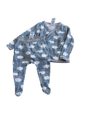 Bonds RARE retired, hard to find winnie the pooh 2 piece set